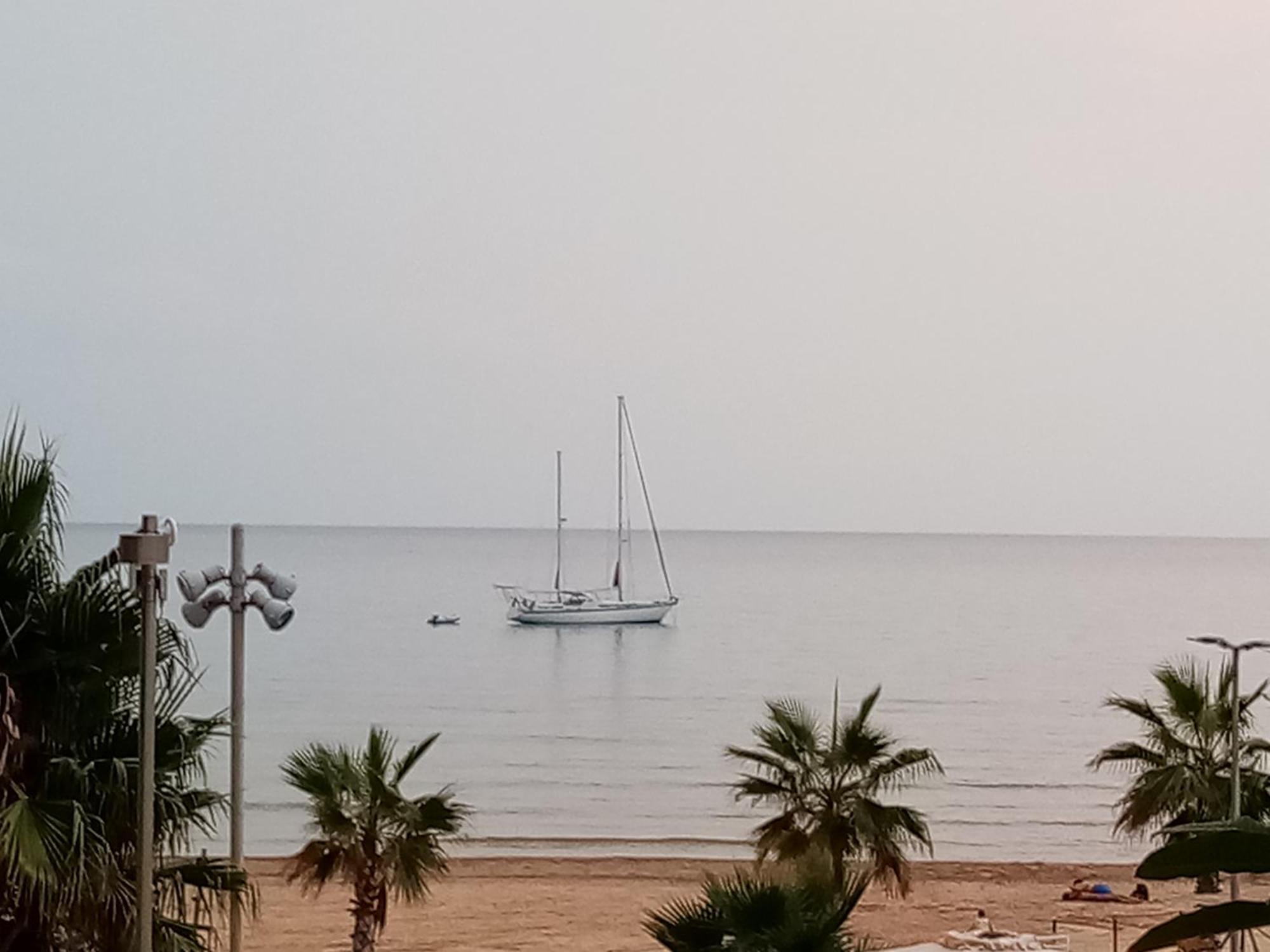 Molo Di Levante - Rent Apartment Marina di Ragusa Extérieur photo